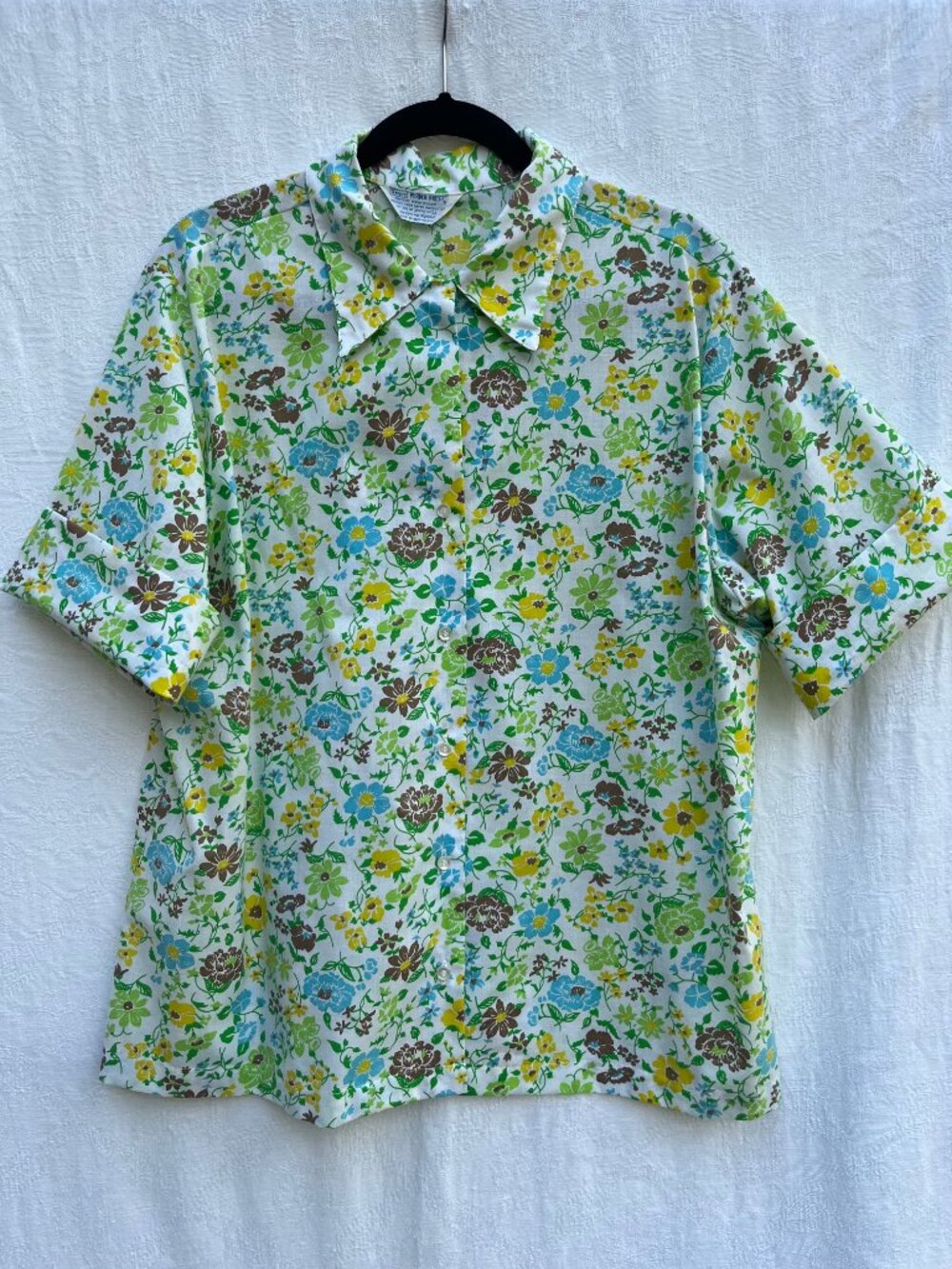 Vintage 1960s-1970s Casual Buttondown Short Sleeve Floral Made in the USA